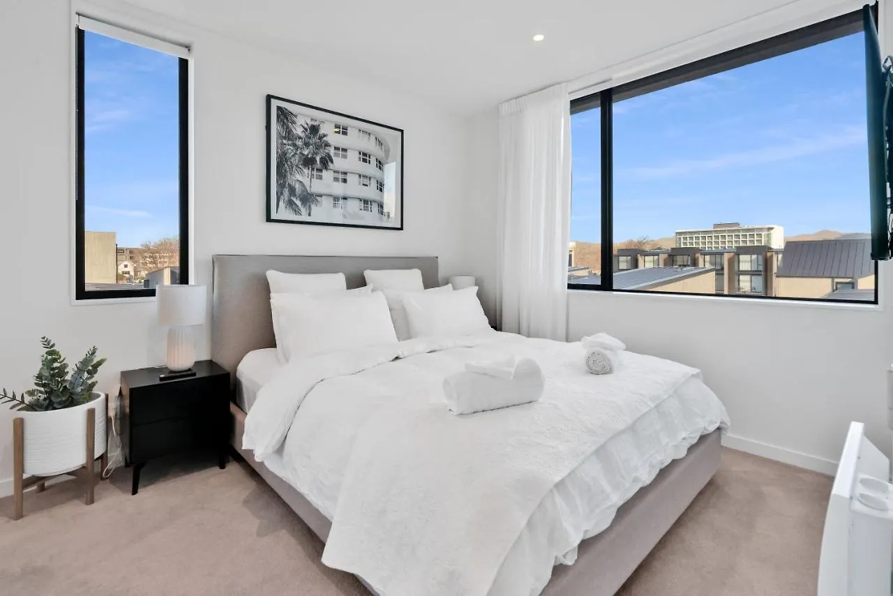 Top Floor Luxury City Central W Sunny Balcony Christchurch