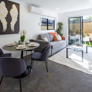 Apartment Awaits 2 Bed 2 Bath With Carpark, Christchurch