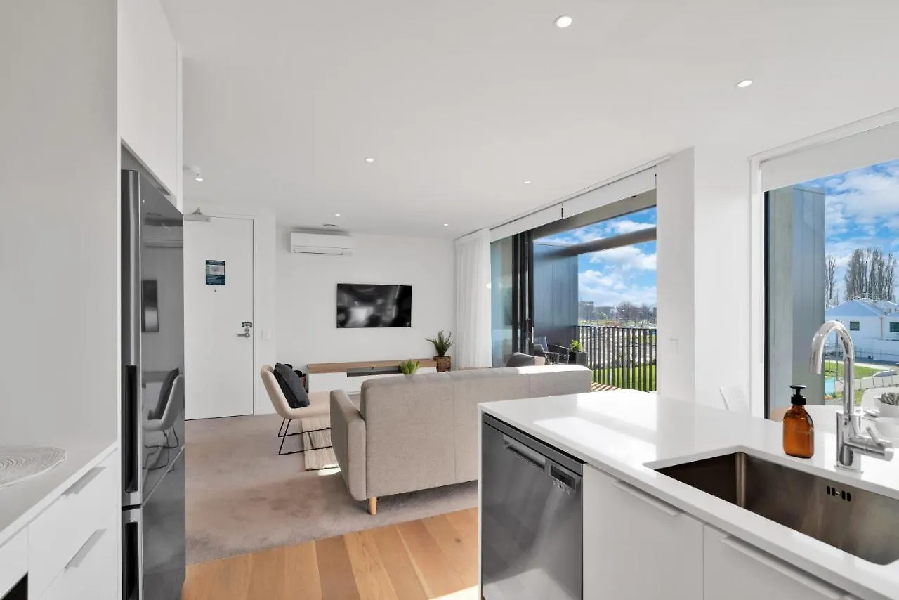 Apartment Top Floor Luxury City Central W Sunny Balcony Christchurch New Zealand